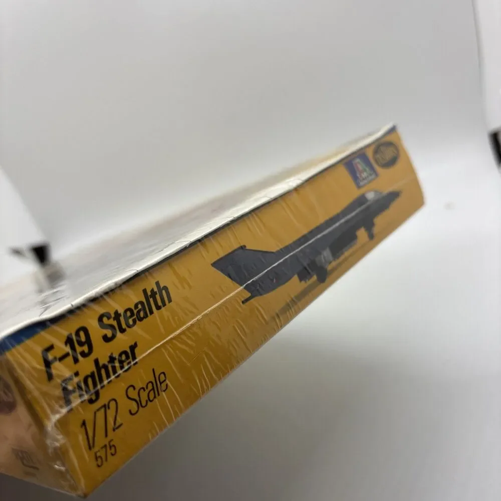NEW NIP TESTORS F-19 Stealth Fighter 1/72 Scale Version 575 ITALERI Sealed 1987